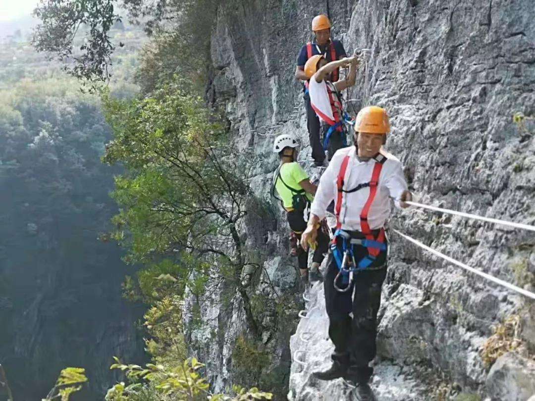 湖南旅游開發(fā)公司,懷化旅游開發(fā)公司,懷化峽谷探幽,懷化石林花山植物園